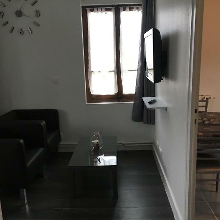 エクスレバンMagnifique Meuble 24M2 Avec Parkingアパートメント エクステリア 写真